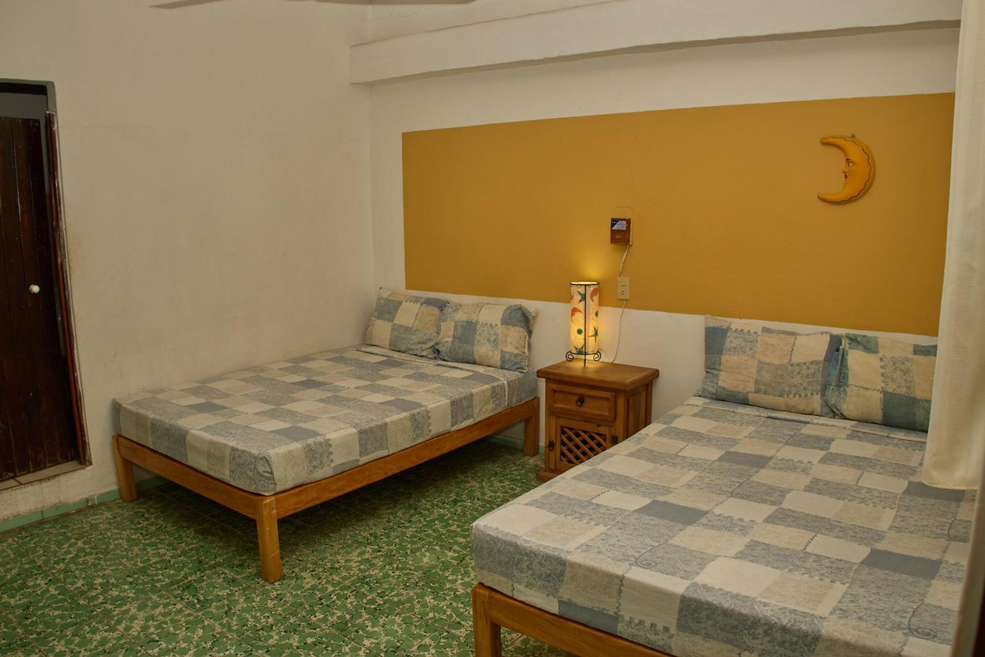Hotel San Lorenzo Барра-де-Навидад Экстерьер фото
