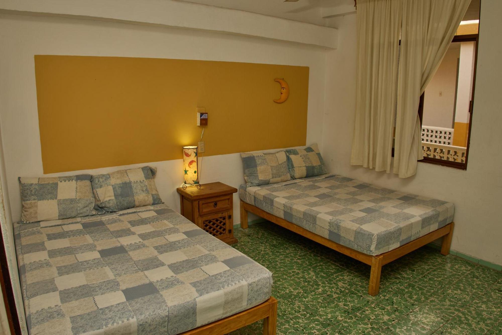 Hotel San Lorenzo Барра-де-Навидад Экстерьер фото