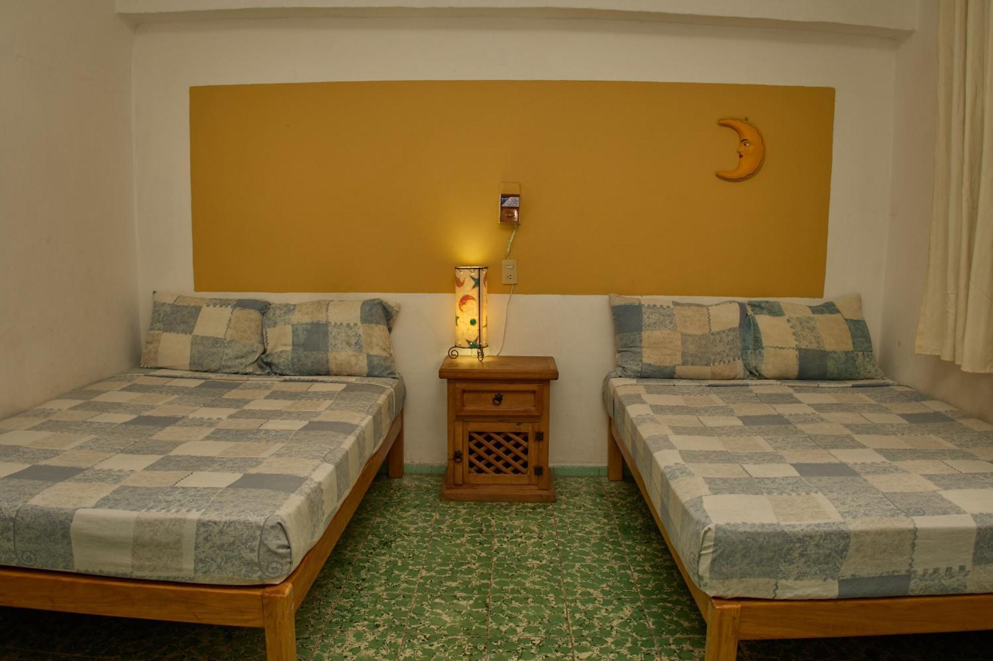 Hotel San Lorenzo Барра-де-Навидад Экстерьер фото