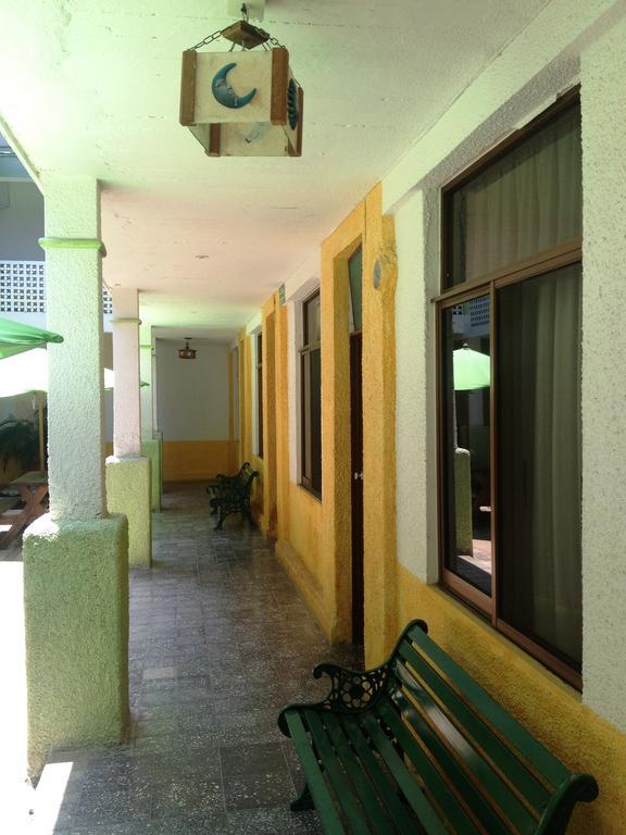 Hotel San Lorenzo Барра-де-Навидад Экстерьер фото
