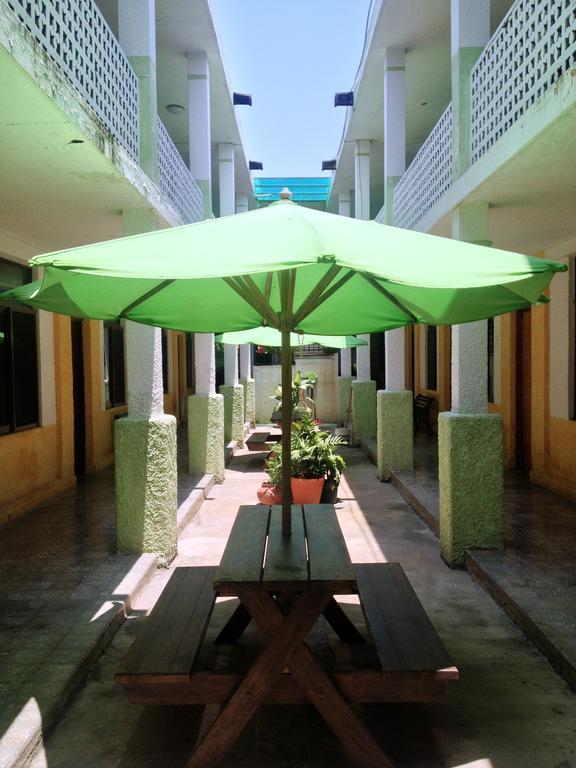 Hotel San Lorenzo Барра-де-Навидад Экстерьер фото